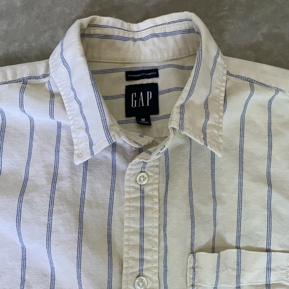 GAP Men's Cream and Blue Striped Oxford Shirt